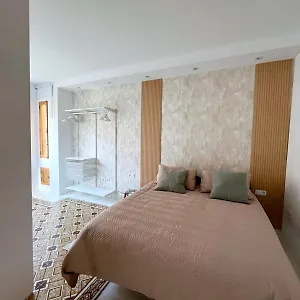 https://trianasuites.in-canary-islands.com